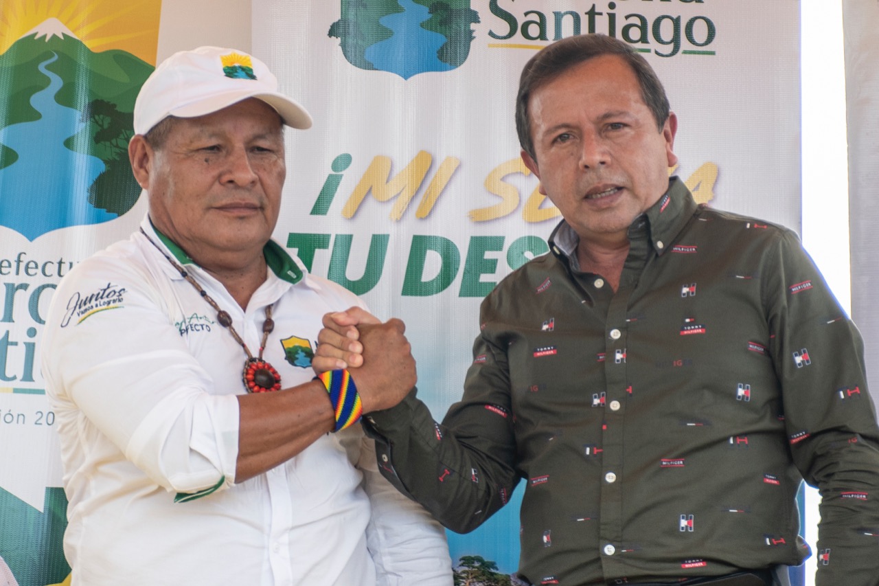Prefectos de Pastaza y Morona Santiago se reunieron en la parroquia Simón Bolívar.