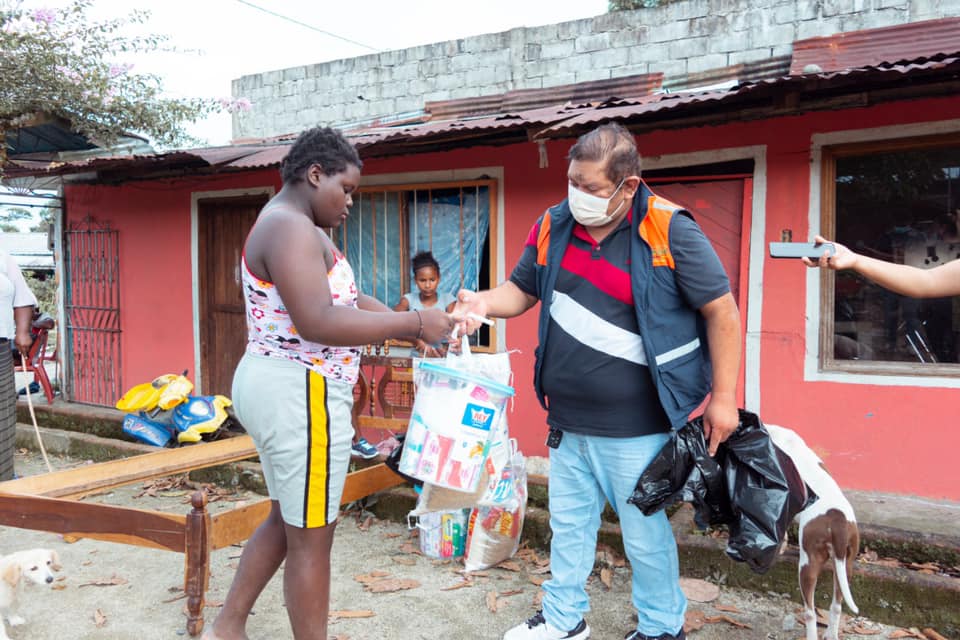 Ayuda humanitaria llega a damnificados por incendio