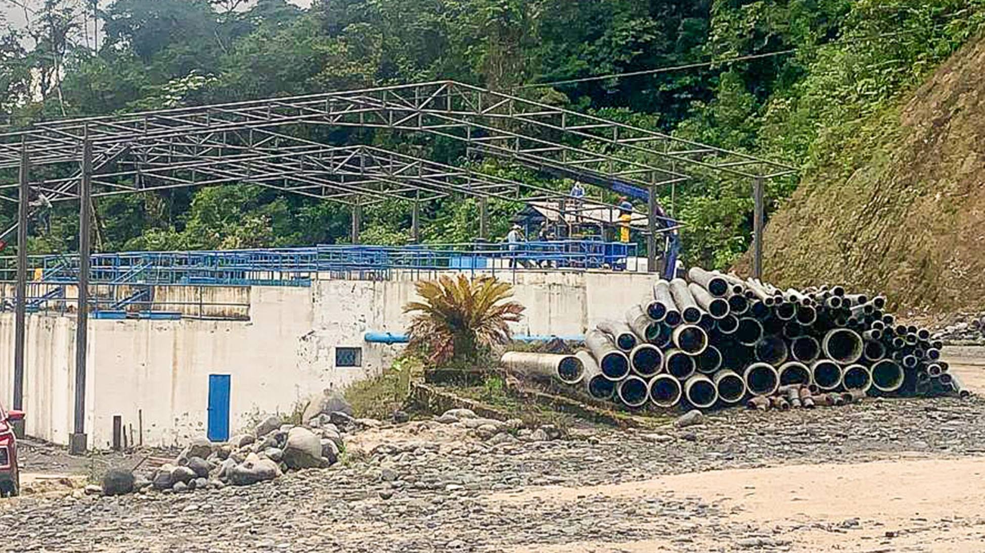 Seguimos trabajando en la cubierta y cerramiento de la Planta de Tratamiento de agua potable del Río Tigre.