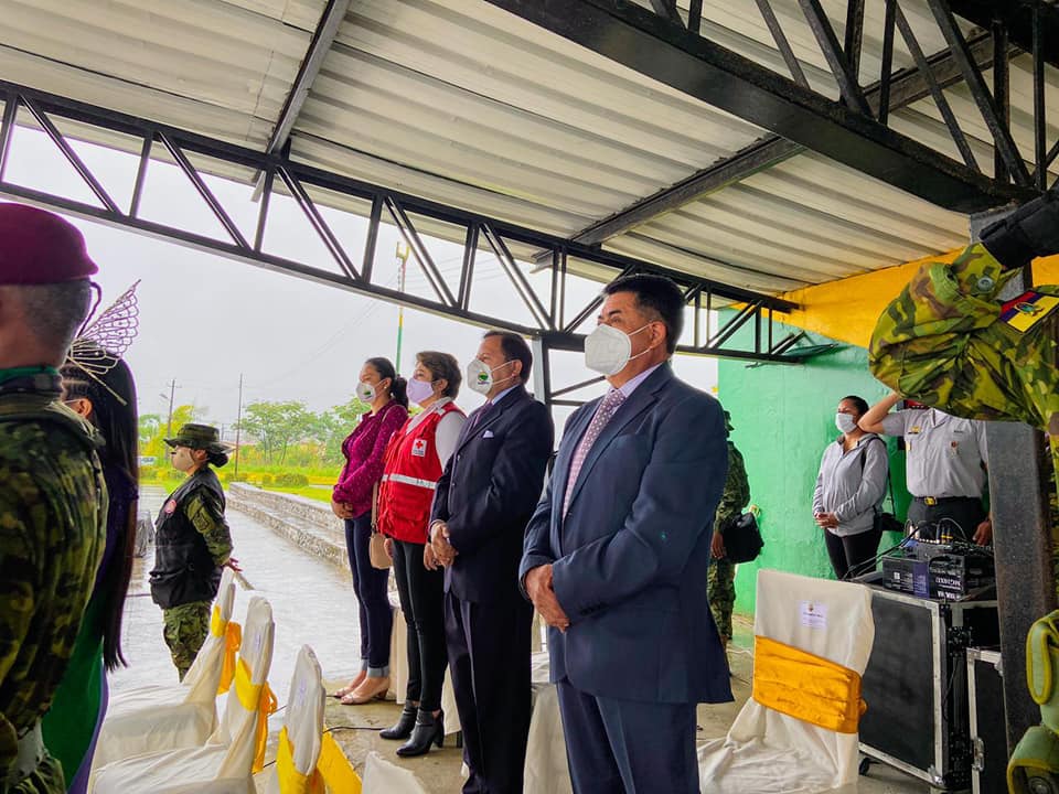 El Arq. Guidmon Tamayo, alcalde, participó esta mañana de la ceremonia castrense conmemorativa por el Cuadragésimo Primer Aniversario de creación de la Escuela de Iwias