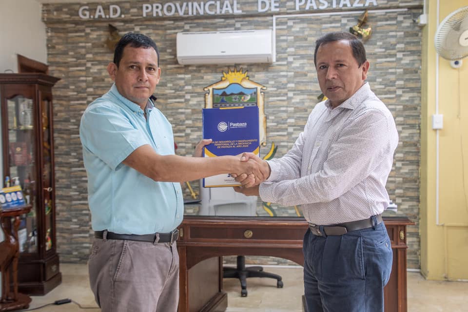 Prefecto mantuvo reunión de trabajo con el rector de la Universidad Estatal Amazónica
