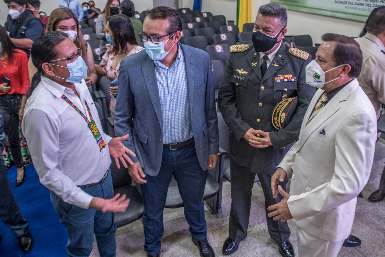 !Prefecto asistió a la Sesión Conmemorativa por los 54 años de cantonización de Mera!