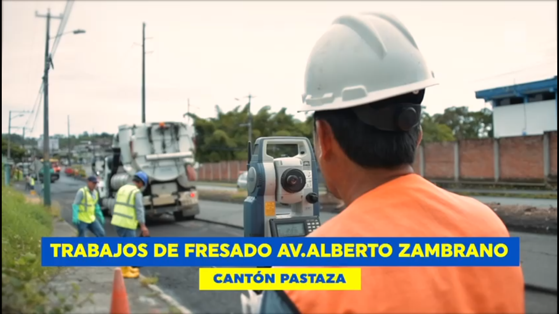 Se renueva la carpeta asfáltica de la Avenida Alberto Zambrano en Puyo