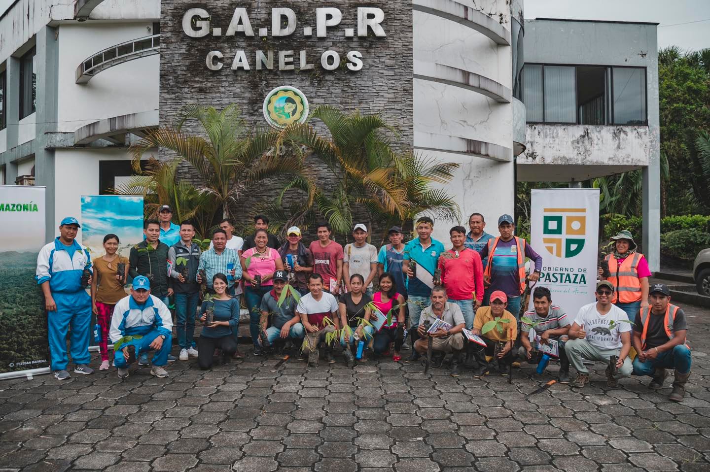 Trabajos de reforestación con especies nativas y de bambú