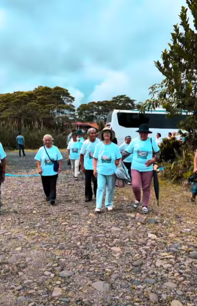 Proyecto Años Dorados recibió plantas de hortalizas